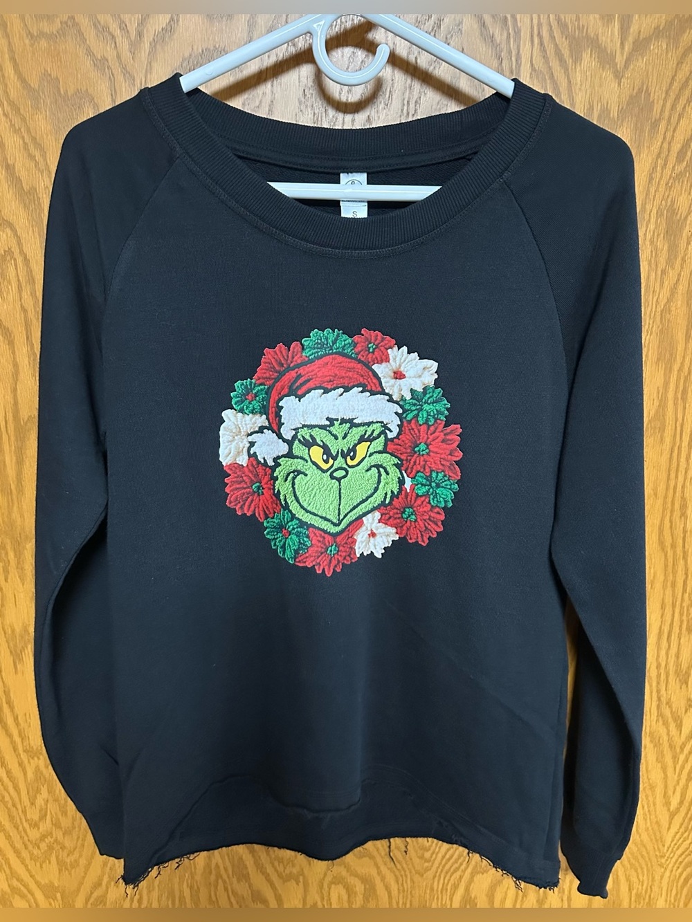 The Grinch Graphic Crewneck Sweatshirt - NIP